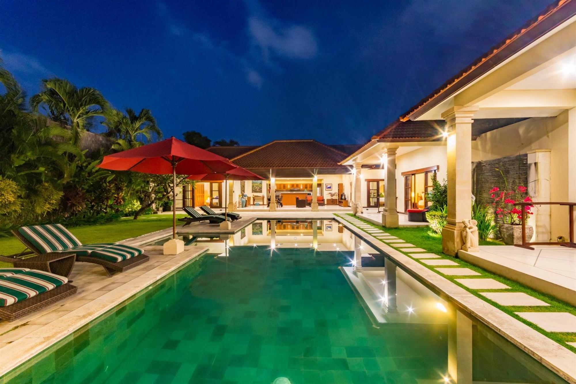 Villa Bugis Drupadi Seminyak Room photo
