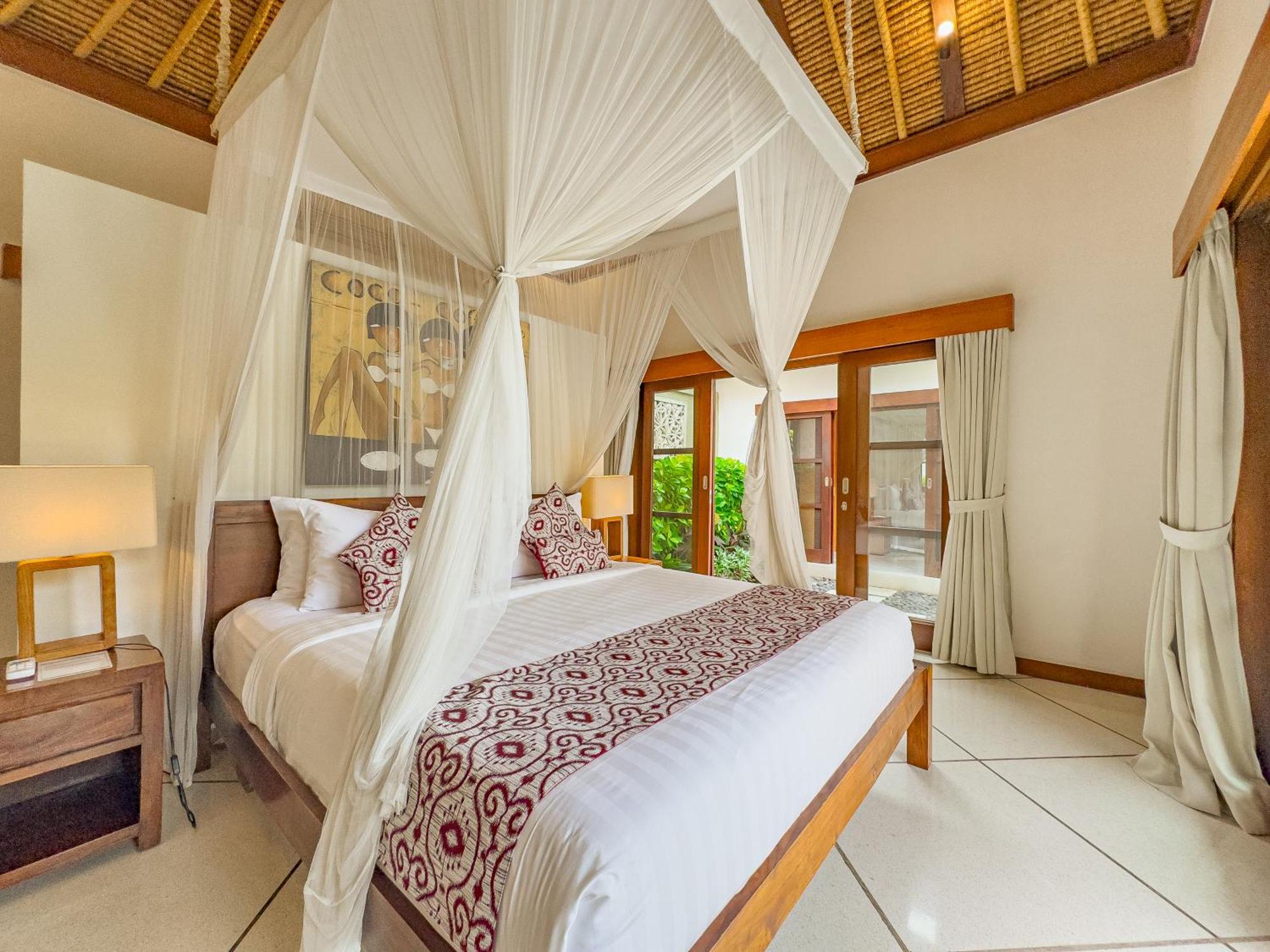 Villa Bugis Drupadi Seminyak Room photo
