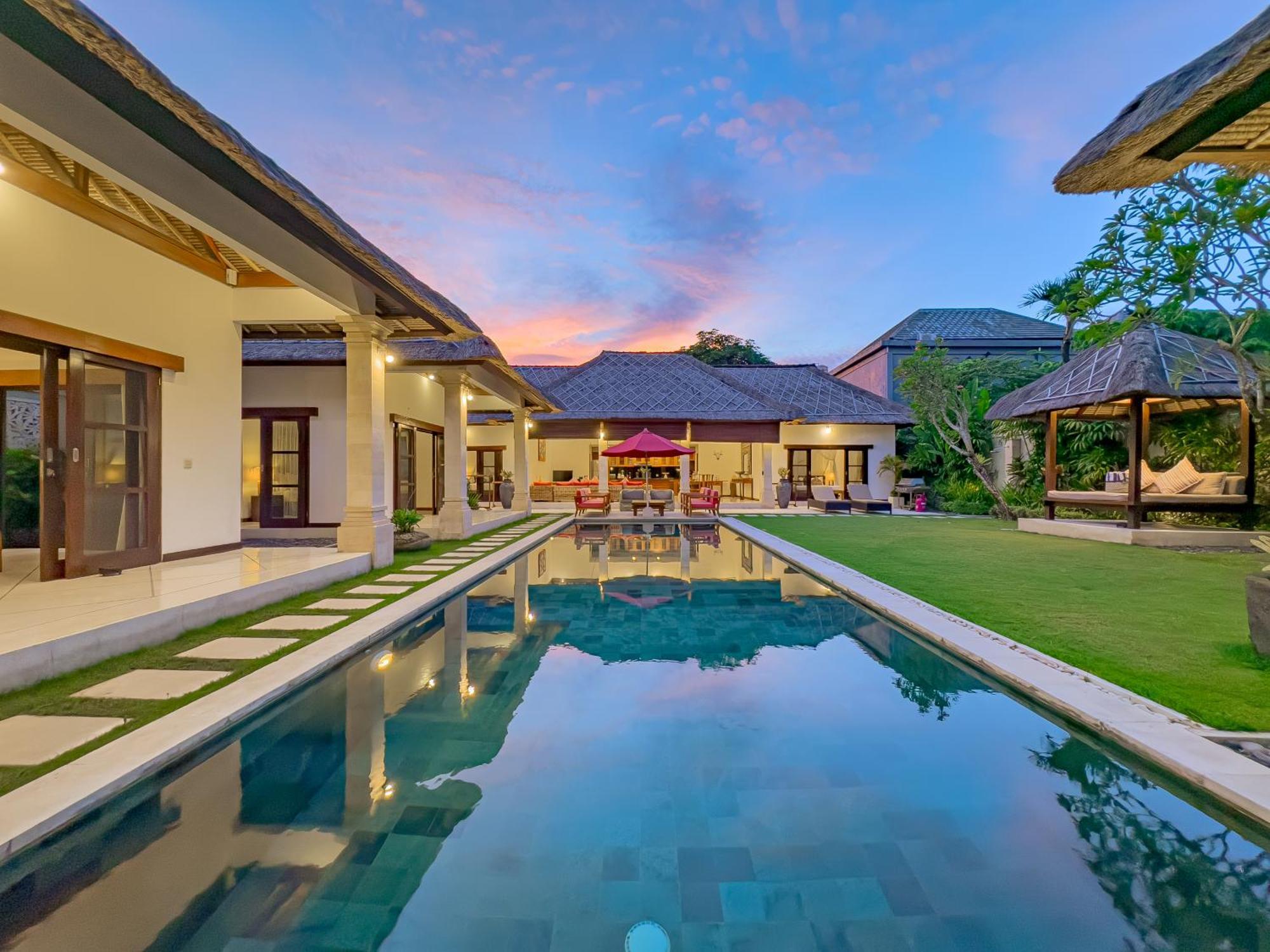 Villa Bugis Drupadi Seminyak Room photo