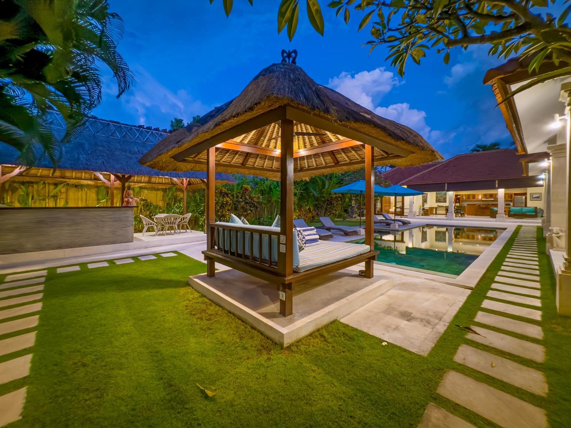Villa Bugis Drupadi Seminyak Room photo