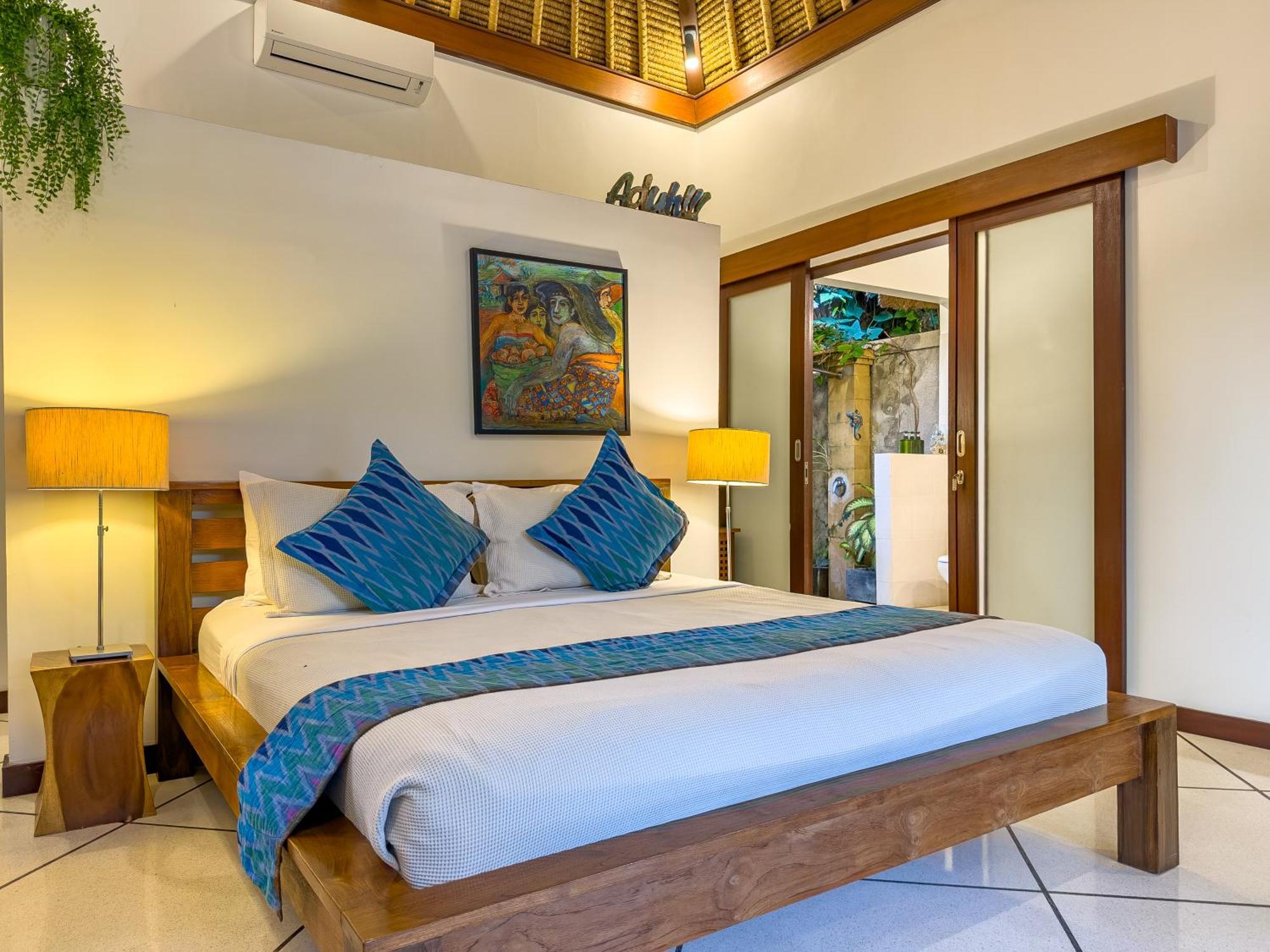Villa Bugis Drupadi Seminyak Room photo
