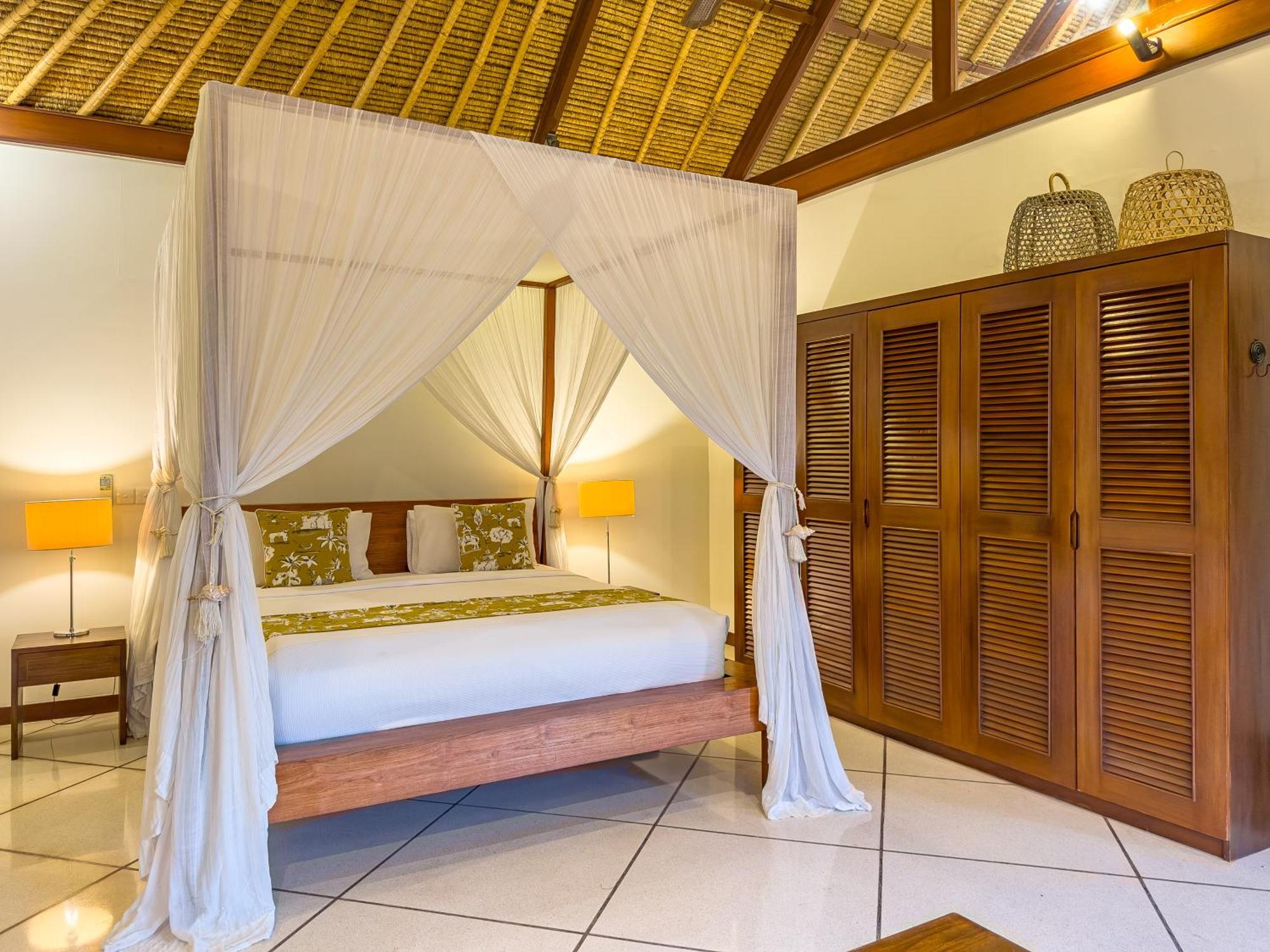 Villa Bugis Drupadi Seminyak Room photo